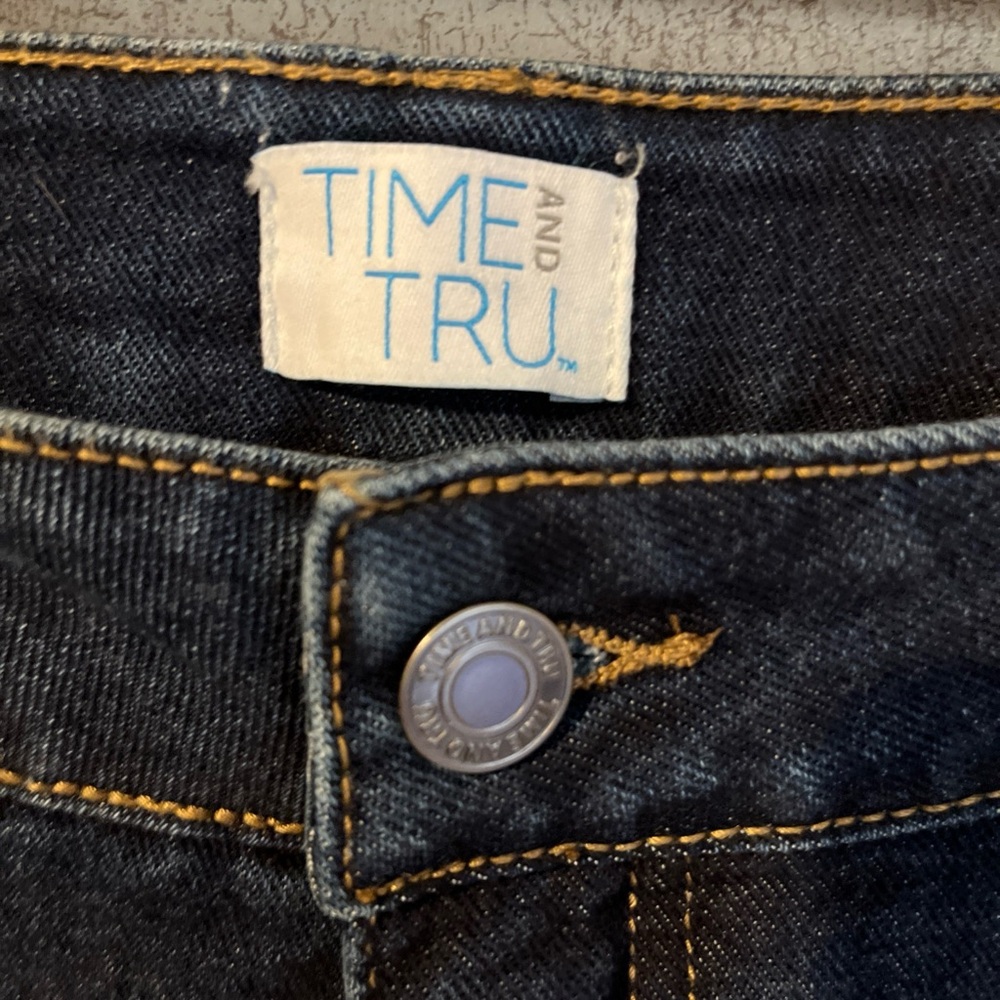 Time and Tru Dark Blue Straight Leg Jeans with hem slit stretchy 18 reg - Picture 3 of 10